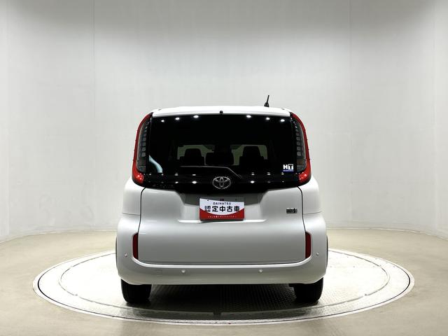 シエンタハイブリッドＺ　ナビ　パノラマカメラ付きＬＥＤヘッドランプ・フォグランプ　　オートライト　プッシュボタンスタート　クルーズコントロール　　　キーフリーシステム　ナビ　バックカメラ　ＥＴＣ２．０（広島県）の中古車