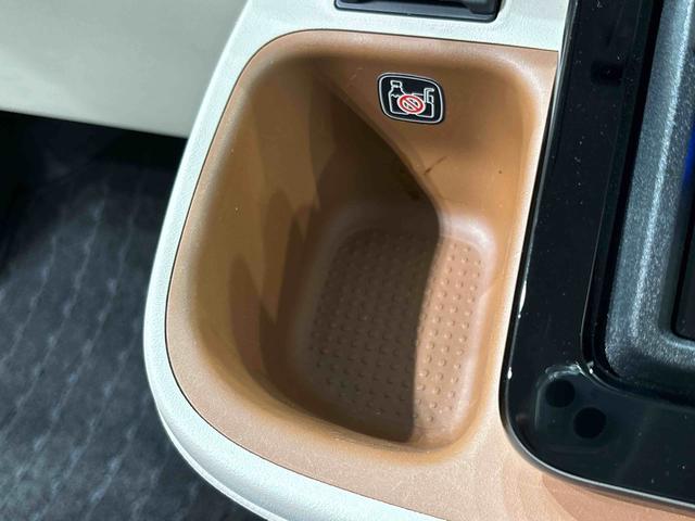 シエンタハイブリッドＺ　ナビ　パノラマカメラ付きＬＥＤヘッドランプ・フォグランプ　　オートライト　プッシュボタンスタート　クルーズコントロール　　　キーフリーシステム　ナビ　バックカメラ　ＥＴＣ２．０（広島県）の中古車