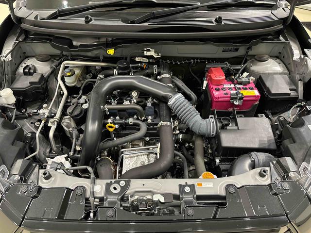 ロッキープレミアムＬＥＤヘッドランプ・フォグランプ　全車速追従機能付アダプティブクルーズコントロール　レーンキープコントロール　１７インチアルミホイール　シートヒーター　プッシュボタンスタート（広島県）の中古車