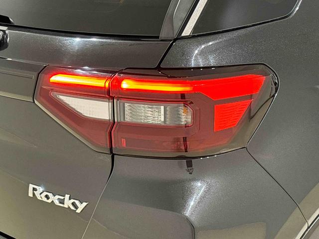 ロッキープレミアムＬＥＤヘッドランプ・フォグランプ　全車速追従機能付アダプティブクルーズコントロール　レーンキープコントロール　１７インチアルミホイール　シートヒーター　プッシュボタンスタート（広島県）の中古車