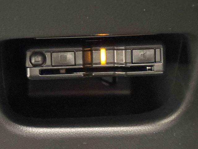 キャストスポーツＳＡIII　１６インチアルミホイール　パドルシフトＤＶＤ＆ＵＳＢチューナー　バックカメラ　ＥＴＣ車載器ステアリングスイッチ　ＭＯＭＯ革巻ハンドル　運転席・助手席シートヒーター　オートハイビーム　運転席シートリフター　チルトステアリング（広島県）の中古車
