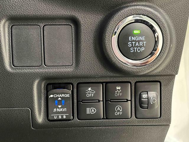 キャストスポーツＳＡIII　１６インチアルミホイール　パドルシフトＤＶＤ＆ＵＳＢチューナー　バックカメラ　ＥＴＣ車載器ステアリングスイッチ　ＭＯＭＯ革巻ハンドル　運転席・助手席シートヒーター　オートハイビーム　運転席シートリフター　チルトステアリング（広島県）の中古車