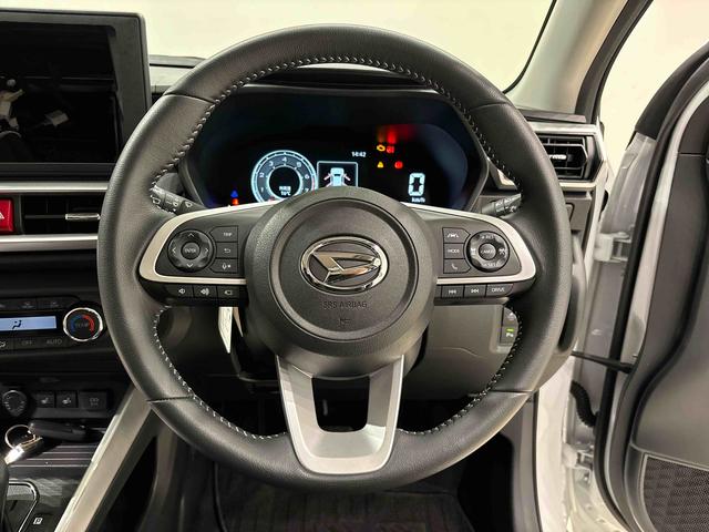ロッキープレミアムＧ　パノラマモニター　電動パーキングブレーキＬＥＤヘッドランプ・フォグランプ　全車速追従機能付アダプティブクルーズコントロール　レーンキープコントロール　　１７インチアルミホイール　シートヒーター（広島県）の中古車