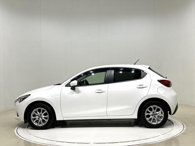 デミオ１３Ｓ　２ＷＤ　６速オートマチックダイヤル式オートエアコン　運転席・助手席ＳＲＳサイドエアバッグ＆ＳＲＳカーテンエアバッグ　キーフリーシステム　電動格納ドアミラー（広島県）の中古車