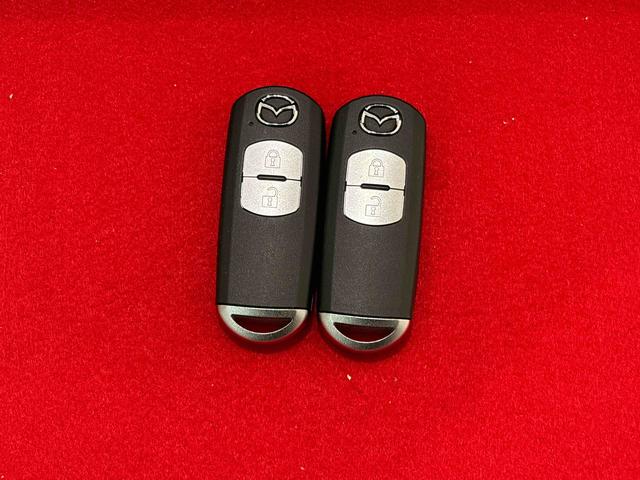 デミオ１３Ｓ　２ＷＤ　６速オートマチックダイヤル式オートエアコン　運転席・助手席ＳＲＳサイドエアバッグ＆ＳＲＳカーテンエアバッグ　キーフリーシステム　電動格納ドアミラー（広島県）の中古車