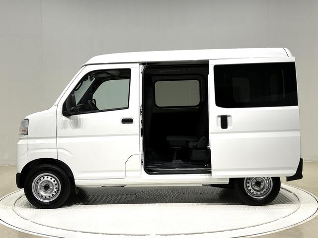 ハイゼットカーゴＤＸ　４ＷＤ　ＡＭ／ＦＭラジオ　オートライトハロゲンヘッドランプ　コーナーセンサー　オーバーヘッドシェルフ　フロントドアパワーウインドウ　マニュアルエアコン　キーレスエントリー　ＡＭ／ＦＭラジオ　テンパータイヤ　スチールホイール（広島県）の中古車