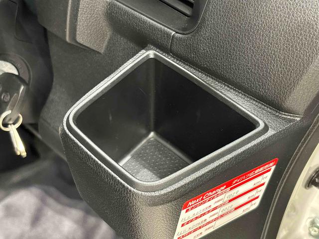 ハイゼットカーゴＤＸ　４ＷＤ　ＡＭ／ＦＭラジオ　オートライトハロゲンヘッドランプ　コーナーセンサー　オーバーヘッドシェルフ　フロントドアパワーウインドウ　マニュアルエアコン　キーレスエントリー　ＡＭ／ＦＭラジオ　テンパータイヤ　スチールホイール（広島県）の中古車