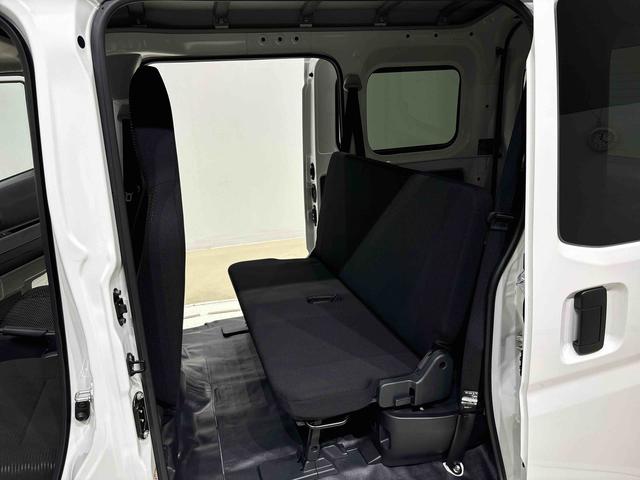 ハイゼットカーゴＤＸ　４ＷＤ　ＡＭ／ＦＭラジオ　オートライトハロゲンヘッドランプ　コーナーセンサー　オーバーヘッドシェルフ　フロントドアパワーウインドウ　マニュアルエアコン　キーレスエントリー　ＡＭ／ＦＭラジオ　テンパータイヤ　スチールホイール（広島県）の中古車