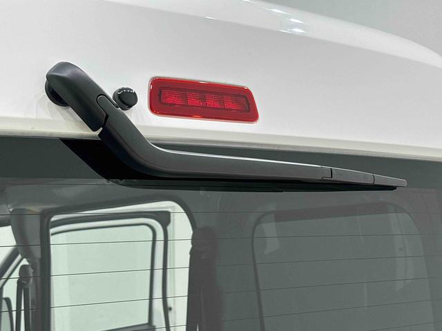 ハイゼットカーゴＤＸ　４ＷＤ　ＡＭ／ＦＭラジオ　オートライトハロゲンヘッドランプ　コーナーセンサー　オーバーヘッドシェルフ　フロントドアパワーウインドウ　マニュアルエアコン　キーレスエントリー　ＡＭ／ＦＭラジオ　テンパータイヤ　スチールホイール（広島県）の中古車