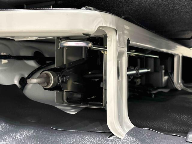ハイゼットカーゴＤＸ　４ＷＤ　ＡＭ／ＦＭラジオ　オートライトハロゲンヘッドランプ　コーナーセンサー　オーバーヘッドシェルフ　フロントドアパワーウインドウ　マニュアルエアコン　キーレスエントリー　ＡＭ／ＦＭラジオ　テンパータイヤ　スチールホイール（広島県）の中古車