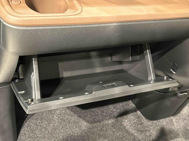 ムーヴキャンバスバックカメラ　ホットカップホルダー　両側パワースライドドアＬＥＤオートライト・フォグランプ　電動パーキングブレーキ　プッシュボタンスタート　セキュリティアラーム　バックカメラ　両側パワースライドドアウエルカムオープン機能　オート電動格納式ドアミラー（広島県）の中古車