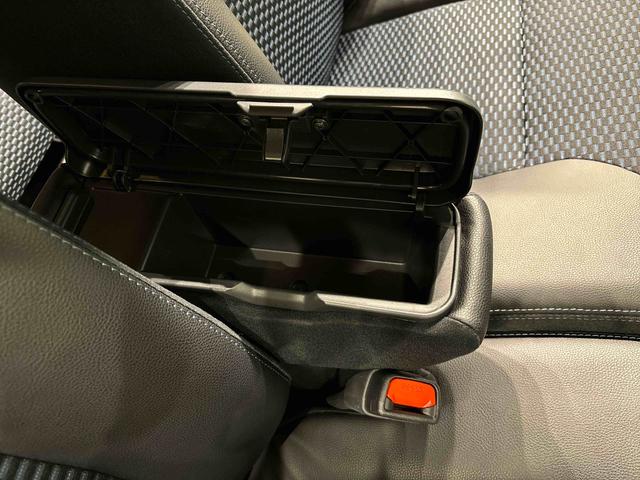 タントカスタムＲＳ　バックカメラ　シートバックテーブルＬＥＤオートライト　パワースライドドアウェルカムオープン機能　電動パーキングブレーキ　運転席助手席シートヒーター　アルミホイール　キーフリーシステム　　オート電動格納式ドアミラー（広島県）の中古車
