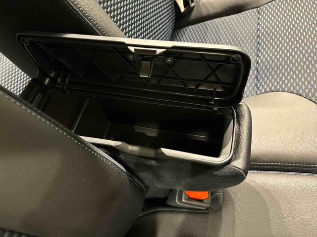 タントカスタムＸＬＥＤオートライト　パワースライドドアウェルカムオープン機能　電動パーキングブレーキ　運転席助手席シートヒーター　アルミホイール　キーフリーシステム　　オート電動格納式ドアミラー（広島県）の中古車