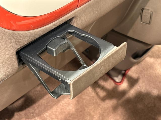 アルトラパンショコラＸ　スマートフォン連携ナビ装着車　バックカメラ　ＥＴＣ付オートエアコン　プッシュボタンスタート　アイドリングストップ車　電動格納式ドアミラー　運転席シートリフター　リヤワイパー　セキュリティアラーム　１４インチアルミホイール　電子カードキー（広島県）の中古車