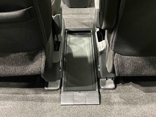 トールカスタムＧ　電動パーキングブレーキ　両側パワースライドＥＤヘッドランプ・フォグランプ　　１５インチアルミホイール　オートライト　プッシュボタンスタート　クルーズコントロール　　コーナーセンサー　パワースライドドア　キーフリーシステム（広島県）の中古車