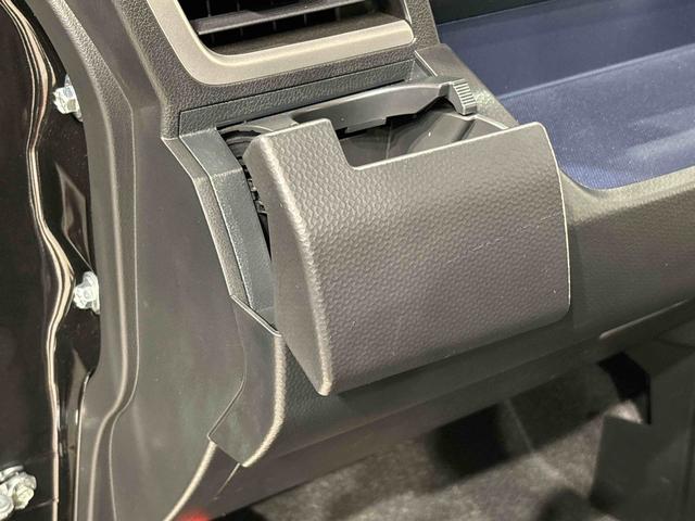 トールカスタムＧ　電動パーキングブレーキ　両側パワースライドＥＤヘッドランプ・フォグランプ　　１５インチアルミホイール　オートライト　プッシュボタンスタート　クルーズコントロール　　コーナーセンサー　パワースライドドア　キーフリーシステム（広島県）の中古車