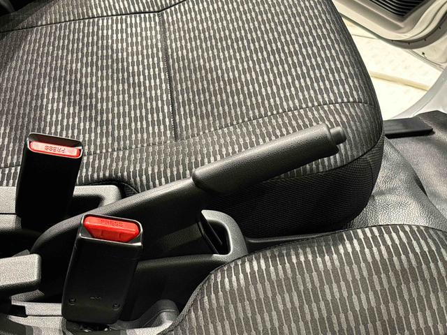 ハイゼットカーゴＤＸ　　２ＷＤ　　ＣＶＴ　　キーレスエントリーハロゲンヘッドランプ　トップシェイドガラス　荷室ランプ　コーナーセンサー　ＡＭ・ＦＭラジオ　テンパータイヤ（広島県）の中古車