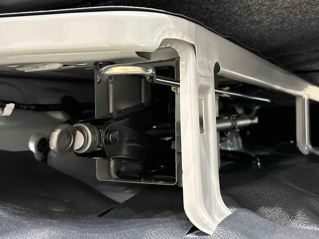 ハイゼットカーゴＤＸ　　２ＷＤ　　ＣＶＴ　　キーレスエントリーハロゲンヘッドランプ　トップシェイドガラス　荷室ランプ　コーナーセンサー　ＡＭ・ＦＭラジオ　テンパータイヤ（広島県）の中古車