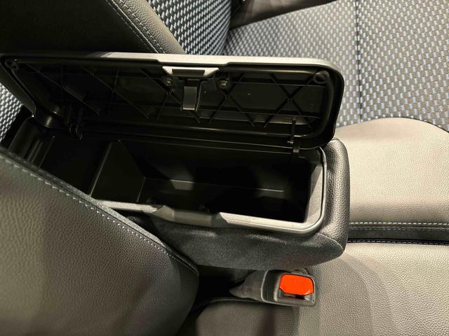 タントカスタムＸ　両側電動スライドドア　オートライト　キーフリーパノラマモニター対応純正ナビ装着用アップグレードパック　運転席・助手席シートヒーター　運転席シートリフター　チルトステアリング　電動パーキングブレーキブレーキ　オートブレーキホールド機能（広島県）の中古車
