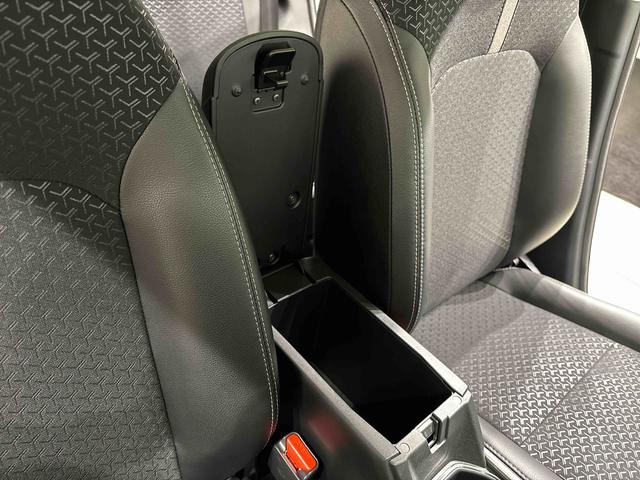 ロッキープレミアムＧ　ＨＥＶ　バックカメラ　前席シートヒーター付ＬＥＤヘッドライト　ＬＥＤフォグランプ　１７インチアルミホイール　メッキドアアウターハンドル　本革巻きステアリングホイール　アダプティブルクルーズコントロール　ＳＲＳサイドエアバッグ（広島県）の中古車