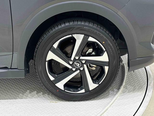 ロッキープレミアムＧ　ＨＥＶ　バックカメラ　前席シートヒーター付ＬＥＤヘッドライト　ＬＥＤフォグランプ　１７インチアルミホイール　メッキドアアウターハンドル　本革巻きステアリングホイール　アダプティブルクルーズコントロール　ＳＲＳサイドエアバッグ（広島県）の中古車