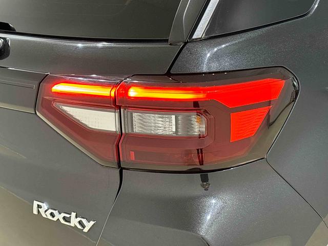 ロッキープレミアムＧ　ＨＥＶ　パノラマモニター対応カメラＬＥＤヘッドランプ・フォグランプ　全車速追従機能付アダプティブクルーズコントロール　レーンキープコントロール　アルミホイール　シートヒーター（広島県）の中古車