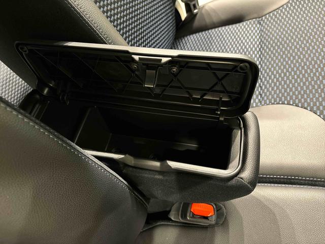 タントカスタムＲＳ　ステアリングスイッチ　バックカメラＬＥＤオートライト　パワースライドドアウェルカムオープン機能　電動パーキングブレーキ　運転席助手席シートヒーター　アルミホイール　キーフリーシステム　　オート電動格納式ドアミラー　オートハイビーム（広島県）の中古車