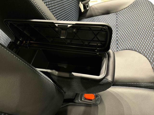 タントカスタムＲＳ　パノラマモニター対応　両側シートヒーターＬＥＤオートライト　パワースライドドアウェルカムオープン機能　オート電動格納式ドアミラー　助手席ロングスライド　助手席イージークローザー　アルミホイール　キーフリーシステム（広島県）の中古車