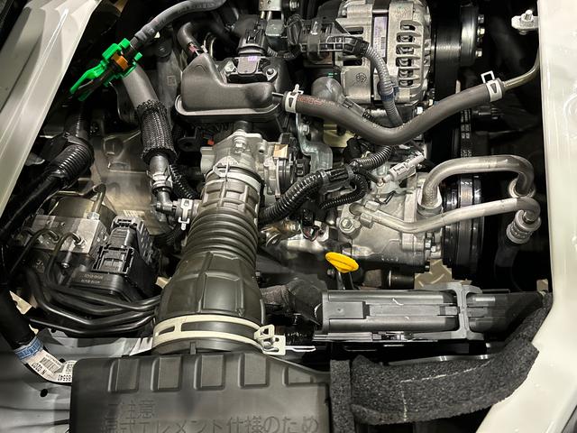 ハイゼットカーゴＤＸ　コーナーセンサー　マニュアルエアコン　オートライトトップシェイドガラス　コーナーセンサー　オーバーヘッドシェルフ　フロントドアパワーウインドウ　キーレスエントリー　ＡＭ／ＦＭラジオ　テンパータイヤ　スチールホイール（広島県）の中古車