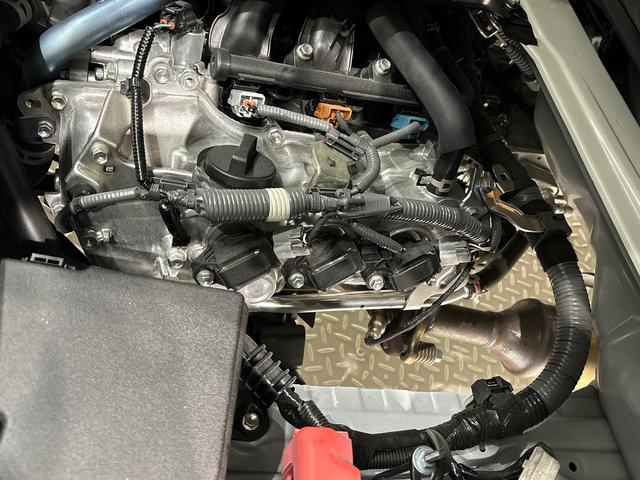 ハイゼットカーゴＤＸ　コーナーセンサー　マニュアルエアコン　オートライトトップシェイドガラス　コーナーセンサー　オーバーヘッドシェルフ　フロントドアパワーウインドウ　キーレスエントリー　ＡＭ／ＦＭラジオ　テンパータイヤ　スチールホイール（広島県）の中古車
