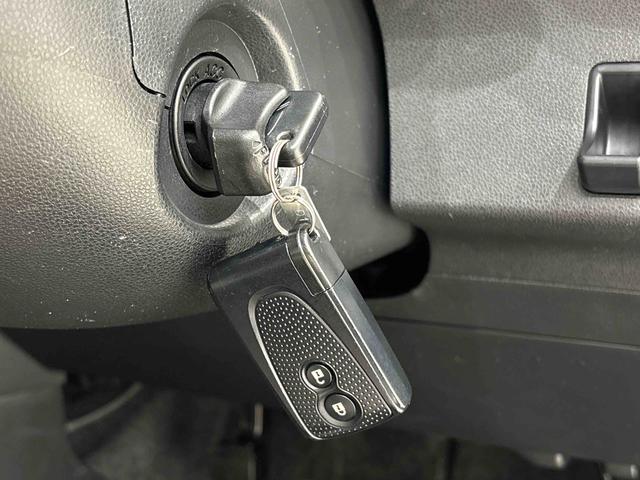 ミラココアココアプラスＸリミテッド　ナビ　バックカメラ　ＥＴＣ車載器ハロゲンヘッドライト　ＬＥＤフォグランプ　電動格納ドアミラー　マニュアルエアコン　キーフリーシステム　ホイールキャップタイヤ　アイドリングストップ（広島県）の中古車