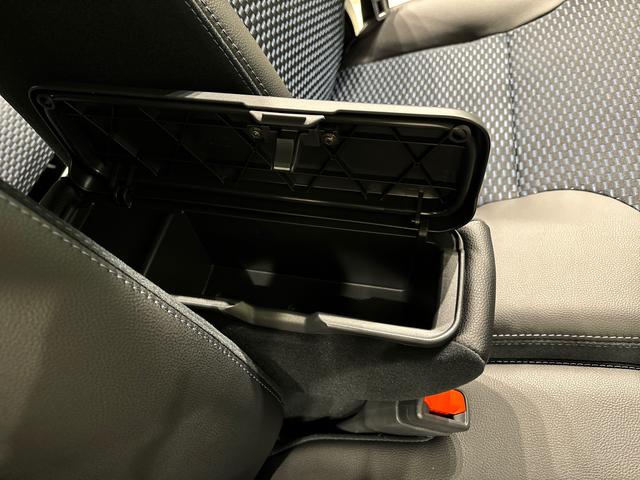 タントカスタムＲＳ　バックカメラ　両側電動スライドドアＬＥＤオートライト　パワースライドドアウェルカムオープン機能　オート電動格納式ドアミラー　助手席ロングスライド　助手席イージークローザー　アルミホイール　キーフリーシステム（広島県）の中古車