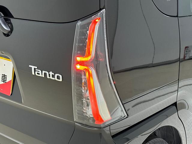タントカスタムＲＳ　バックカメラ　両側電動スライドドアＬＥＤオートライト　パワースライドドアウェルカムオープン機能　オート電動格納式ドアミラー　助手席ロングスライド　助手席イージークローザー　アルミホイール　キーフリーシステム（広島県）の中古車