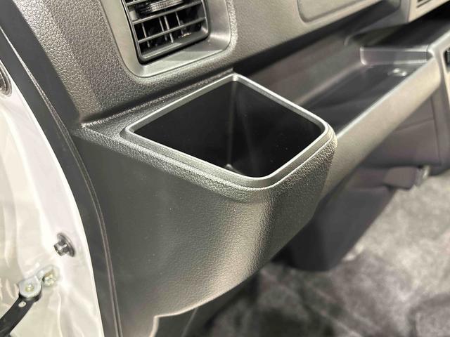 ハイゼットカーゴクルーズ　６．８インチディスプレイオーデイオトップシェイドガラス　コーナーセンサー　オーバーヘッドシェルフ　フロントドアパワーウインドウ　プッシュスタート（広島県）の中古車