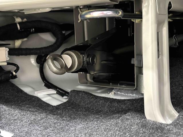 ハイゼットカーゴクルーズ　６．８インチディスプレイオーデイオトップシェイドガラス　コーナーセンサー　オーバーヘッドシェルフ　フロントドアパワーウインドウ　プッシュスタート（広島県）の中古車