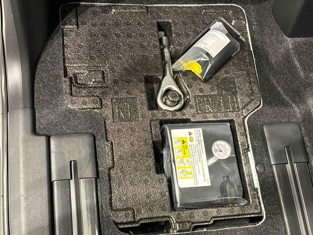 タントカスタムＲＳ　電動パーキングブレーキＬＥＤオートライト　パワースライドドアウェルカムオープン機能　電動パーキングブレーキ　運転席助手席シートヒーター　アルミホイール　キーフリーシステム　　オート電動格納式ドアミラー（広島県）の中古車