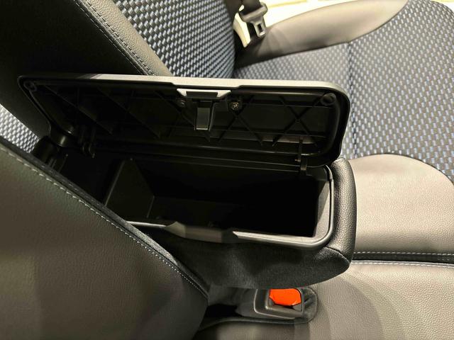 タントカスタムＲＳ　バックカメラ　電動スライドドア　シートヒーターＬＥＤオートライト　パワースライドドアウェルカムオープン機能　オート電動格納式ドアミラー　助手席ロングスライド　助手席イージークローザー　アルミホイール　キーフリーシステム（広島県）の中古車
