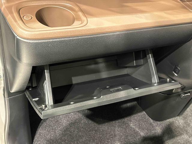 ムーヴキャンバスセオリーＧ　バックカメラ　電動パーキングブレーキＬＥＤオートライト・フォグランプ　電動パーキングブレーキ　プッシュボタンスタート　セキュリティアラーム　バックカメラ　両側パワースライドドアウエルカムオープン機能　オート電動格納式ドアミラー（広島県）の中古車