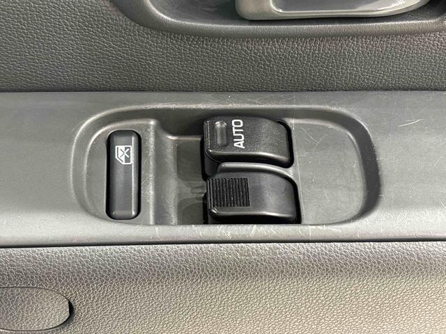 ハイゼットカーゴデッキバンＧＬＬＥＤヘッドランプ　電動格納式カラードドアミラー　トップシェイドガラス　荷室ＬＥＤランプ　　乗降グリップ　１２インチフルホイールキャップ　コーナーセンサー　キーレスエントリー　テンパータイヤ（広島県）の中古車