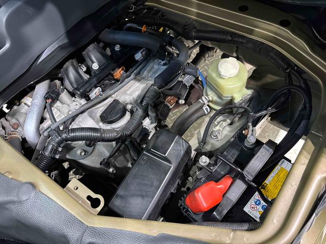 ハイゼットカーゴデッキバンＧＬＬＥＤヘッドランプ　電動格納式カラードドアミラー　トップシェイドガラス　荷室ＬＥＤランプ　　乗降グリップ　１２インチフルホイールキャップ　コーナーセンサー　キーレスエントリー　テンパータイヤ（広島県）の中古車