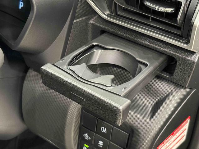 ロッキープレミアムＧ　運転席・助手席シートヒーター　キーフリーパノラマモニター対応純正ナビ装着用アップグレードパック　本革巻ステアリングホイール　本革巻シフトノブ　ＬＥＤフットイルミネーション　フルＬＥＤヘッドランプ　電動パーキングブレーキブレーキ（広島県）の中古車