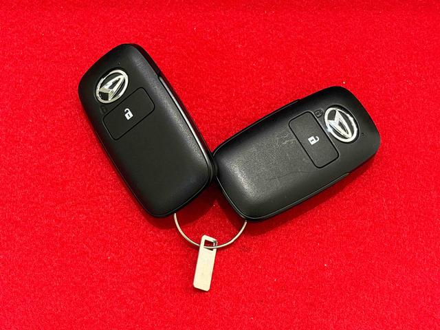 ロッキープレミアムＧ　運転席・助手席シートヒーター　キーフリーパノラマモニター対応純正ナビ装着用アップグレードパック　本革巻ステアリングホイール　本革巻シフトノブ　ＬＥＤフットイルミネーション　フルＬＥＤヘッドランプ　電動パーキングブレーキブレーキ（広島県）の中古車