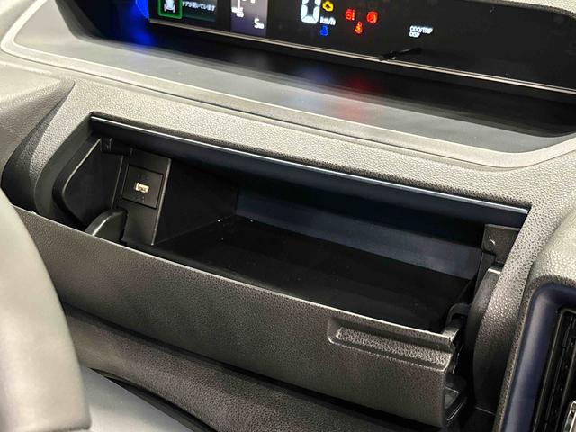 タントカスタムＲＳ　バックカメラ　電動パーキングブレーキＬＥＤオートライト　パワースライドドアウェルカムオープン機能　運転席助手席シートヒーター　アルミホイール　キーフリーシステム　　オート電動格納式ドアミラー（広島県）の中古車