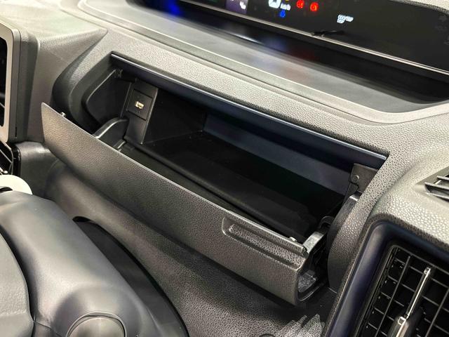 タントカスタムＲＳ　　両側パワースライドドア　ＬＥＤヘッドライトＬＥＤオートライト　パワースライドドアウェルカムオープン機能　オート電動格納式ドアミラー　助手席ロングスライド　助手席イージークローザー　アルミホイール　キーフリーシステム（広島県）の中古車