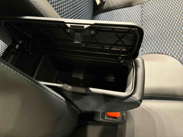 タントカスタムＲＳ　　両側パワースライドドア　ＬＥＤヘッドライトＬＥＤオートライト　パワースライドドアウェルカムオープン機能　オート電動格納式ドアミラー　助手席ロングスライド　助手席イージークローザー　アルミホイール　キーフリーシステム（広島県）の中古車