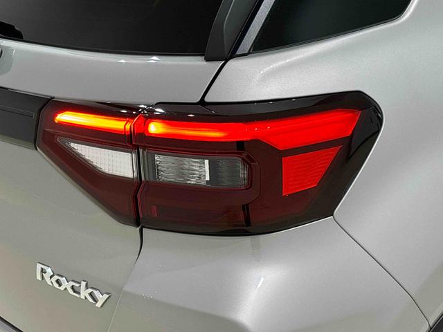 ロッキーＸ　ＨＥＶ　ナビ　ドラレコ　ＥＴＣナビゲーション　前後ドラレコ　ＥＴＣ　バックカメラ　ＬＥＤヘッドライト　ＬＥＤフォグランプ　オートライト　電動パーキング　キーフリー　スタートボタン　クルーズコントロール（広島県）の中古車