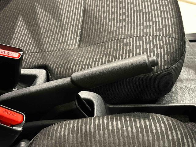 ハイゼットカーゴＤＸ　ハロゲンヘッドランプ　ＡＭ・ＦＭラジオ　　キーレス荷室ランプ　コーナーセンサー　テンパータイヤ　衝突警報機能　衝突回避支援ブレーキ　車線逸脱警報機能　オートハイビーム　標識認識機能　誤発進抑制制御機能　先行車発進お知らせ機能　リヤーヒーター（広島県）の中古車