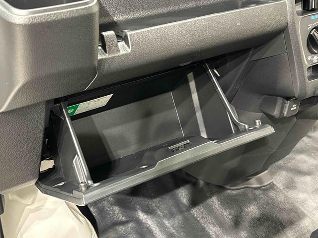 ハイゼットカーゴＤＸ　ハロゲンヘッドランプ　ＡＭ・ＦＭラジオ　　キーレス荷室ランプ　コーナーセンサー　テンパータイヤ　衝突警報機能　衝突回避支援ブレーキ　車線逸脱警報機能　オートハイビーム　標識認識機能　誤発進抑制制御機能　先行車発進お知らせ機能　リヤーヒーター（広島県）の中古車