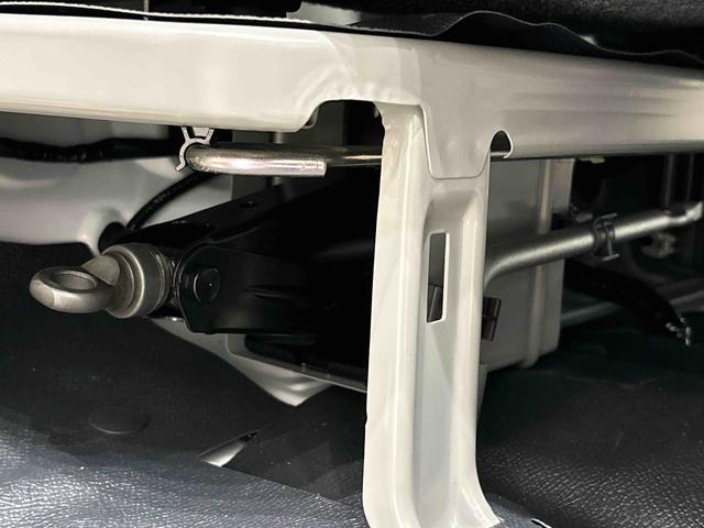 ハイゼットカーゴＤＸ　ハロゲンヘッドランプ　ＡＭ・ＦＭラジオ　　キーレス荷室ランプ　コーナーセンサー　テンパータイヤ　衝突警報機能　衝突回避支援ブレーキ　車線逸脱警報機能　オートハイビーム　標識認識機能　誤発進抑制制御機能　先行車発進お知らせ機能　リヤーヒーター（広島県）の中古車