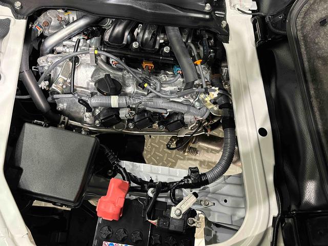 ハイゼットカーゴＤＸ　ハロゲンヘッドランプ　ＡＭ・ＦＭラジオ　　キーレス荷室ランプ　コーナーセンサー　テンパータイヤ　衝突警報機能　衝突回避支援ブレーキ　車線逸脱警報機能　オートハイビーム　標識認識機能　誤発進抑制制御機能　先行車発進お知らせ機能　リヤーヒーター（広島県）の中古車